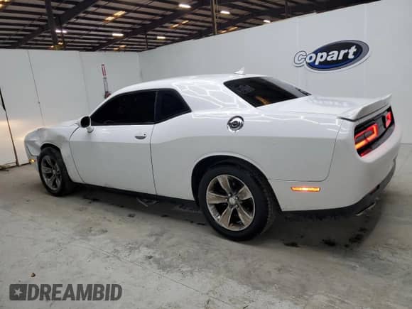 2020 Dodge Challenger SXT with VIN 2C3CDZAG1LH103904, listed as a Copart auction lot 82089025 with 101,583 mi miles and Clean title. Bid and sale history available at DreamBid. Image 2.