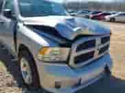 2013 Ram 1500 Tradesman z VIN 1C6RR7FT0DS533829, wystawiony jako IAAI lot #39770104 z przebiegiem 116 840 mil mil oraz . Historia ofert i sprzedaży dostępna na DreamBid. Obrazek 6.