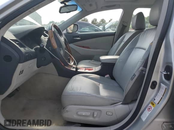 2007 Lexus ES 330 z VIN JTHBJ46G672002981, wystawiony jako Copart lot #70674055 z przebiegiem 117 518 mil mil oraz Szkoda całkowita • Salvage title. Historia ofert i sprzedaży dostępna na DreamBid. Obrazek 7.