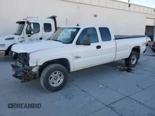 2006 Chevrolet Silverado 3500 SRW LT3 z VIN 1GCHK39DX6E233268, wystawiony jako Copart lot #79136634 z przebiegiem 281 339 mil mil oraz Szkoda całkowita • Salvage title. Historia ofert i sprzedaży dostępna na DreamBid. Obrazek 1.