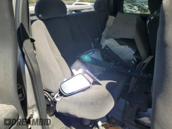 2004 GMC Sierra 1500 SLE с VIN 2GTEC19T341127108, выставлен на аукционе Copart как лот 69636595 с пробегом Не указан миль и Списание • Salvage title. История ставок и продаж доступна на DreamBid. Изображение 10.