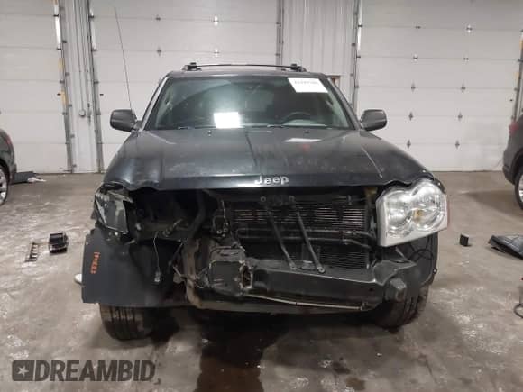 2005 Jeep Grand Cherokee Laredo with VIN 1J4HS48N35C658626, listed as a IAAI auction lot 42449786 with Not provided miles and . Bid and sale history available at DreamBid. Image 12.