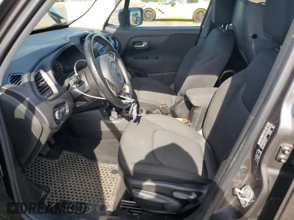 2017 Jeep Renegade Latitude с VIN ZACCJBBBXHPE97682, выставлен на аукционе Copart как лот 81864445 с пробегом 32 342 миль миль и Списание • Salvage title. История ставок и продаж доступна на DreamBid. Изображение 7.