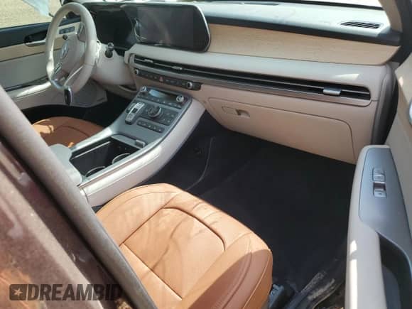 2024 Hyundai Palisade Limited с VIN KM8R5DGE2RU719897, выставлен на аукционе Copart как лот 62289395 с пробегом 7 143 миль миль и Списание • Salvage title. История ставок и продаж доступна на DreamBid. Изображение 8.