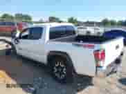 2023 Toyota Tacoma SR z VIN 3TYCZ5AN3PT159617, wystawiony jako IAAI lot #43235205 z przebiegiem Nie podano mil oraz . Historia ofert i sprzedaży dostępna na DreamBid. Obrazek 3.