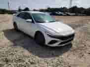 2024 Hyundai Elantra SEL z VIN KMHLM4DG3RU678419, wystawiony jako Copart lot #81804365 z przebiegiem 6 886 mil mil oraz Szkoda całkowita • Salvage title. Historia ofert i sprzedaży dostępna na DreamBid. Obrazek 13.