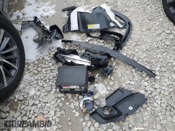 2024 Chevrolet Traverse AWD RS with VIN 1GNEVLKS6RJ189257, listed as a Copart auction lot 82745594 with 4,023 mi miles and Salvage title. Bid and sale history available at DreamBid. Image 13.