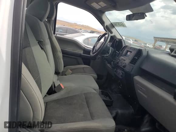 2018 Ford F-150 XL z VIN 1FTMF1CP1JKC24267, wystawiony jako Copart lot #69397665 z przebiegiem 124 532 mil mil oraz Szkoda całkowita • Salvage title. Historia ofert i sprzedaży dostępna na DreamBid. Obrazek 10.