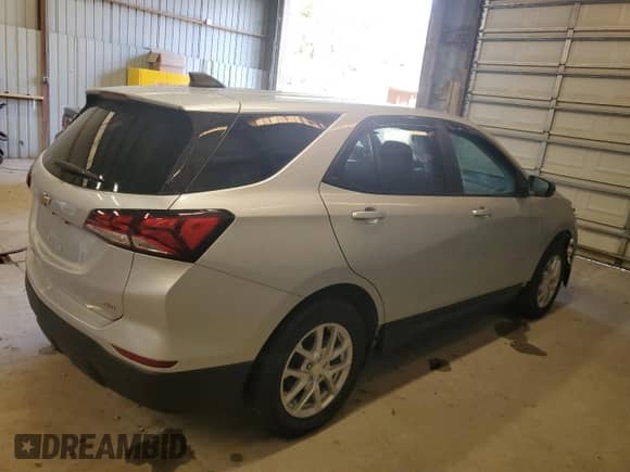 2022 Chevrolet Equinox LS with VIN 3GNAXSEV5NS113689, listed as a Copart auction lot 71693445 with 30,266 mi miles and Salvage title. Bid and sale history available at DreamBid. Image 3.