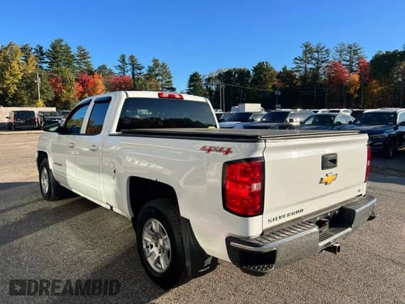 2017 Chevrolet Silverado 1500 LT с VIN 1GCVKREC9HZ216007, выставлен на аукционе Copart как лот 89912125 с пробегом 253 310 миль миль и Чистый • Clean title. История ставок и продаж доступна на DreamBid. Изображение 3.