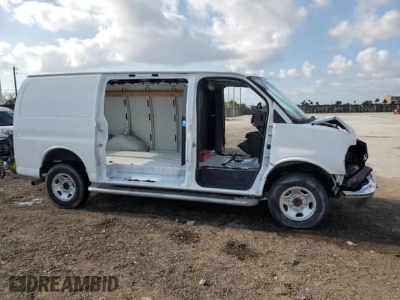 2024 Chevrolet Express Cargo with VIN 1GCWGAFP4R1183474, listed as a Copart auction lot 54072775 with Not provided miles and Clean title. Bid and sale history available at DreamBid. Image 4.