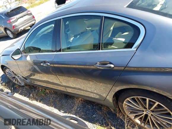 2018 BMW 5 Series 530i с VIN WBAJA5C58JG899637, выставлен на аукционе IAAI как лот 43425170 с пробегом Не указан миль и . История ставок и продаж доступна на DreamBid. Изображение 14.