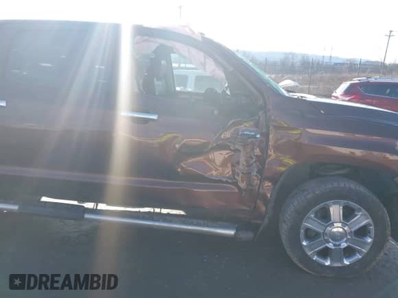 2017 Toyota Tundra Platinum с VIN 5TFAY5F17HX637514, выставлен на аукционе IAAI как лот 41519362 с пробегом 152 935 миль миль и . История ставок и продаж доступна на DreamBid. Изображение 6.
