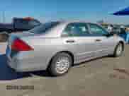 2006 Honda Accord VP с VIN 1HGCM55176A180162, выставлен на аукционе Copart как лот 84940565 с пробегом 252 156 миль миль и Чистый • Clean title. История ставок и продаж доступна на DreamBid. Изображение 3.