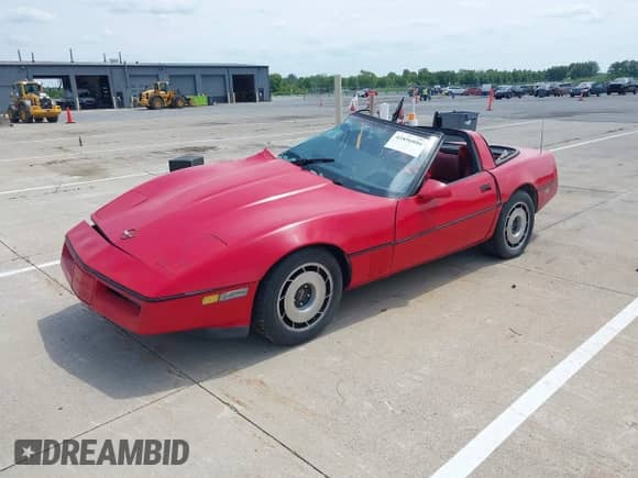 1984 Chevrolet Corvette с VIN 1G1AY0786E5117108, выставлен на аукционе IAAI как лот 42896886 с пробегом Не указан миль и . История ставок и продаж доступна на DreamBid. Изображение 2.
