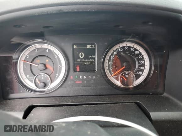 2017 Ram 1500 Tradesman z VIN 1C6RR7FG2HS597475, wystawiony jako Copart lot #62820815 z przebiegiem 140 891 mil mil oraz Szkoda całkowita • Salvage title. Historia ofert i sprzedaży dostępna na DreamBid. Obrazek 9.