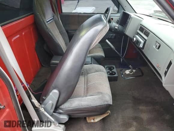 1993 Chevrolet S-10 EL с VIN 1GCCS14A1P8166488, выставлен на аукционе Copart как лот 44396825 с пробегом 127 319 миль миль и Списание • Salvage title. История ставок и продаж доступна на DreamBid. Изображение 10.