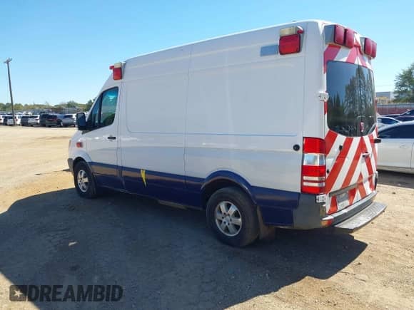 2007 Dodge Sprinter with VIN WD0PE745975218716, listed as a IAAI auction lot 43501444 with 364,731 mi miles and . Bid and sale history available at DreamBid. Image 3.