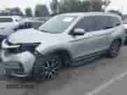 2019 Honda Pilot Elite z VIN 5FNYF6H02KB095402, wystawiony jako IAAI lot #42967099 z przebiegiem 100 310 mil mil oraz . Historia ofert i sprzedaży dostępna na DreamBid. Obrazek 18.