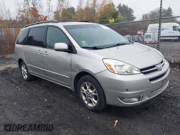2004 Toyota Sienna XLE z VIN 5TDBA22C24S024151, wystawiony jako IAAI lot #43378168 z przebiegiem 153 965 mil mil oraz . Historia ofert i sprzedaży dostępna na DreamBid. Obrazek 1.