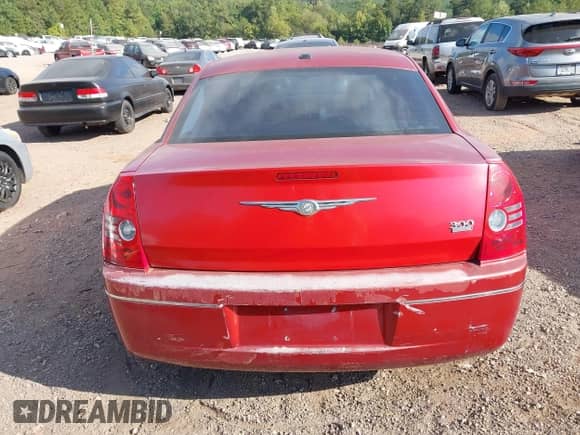 2010 Chrysler 300 Touring Signature с VIN 2C3CA5CV3AH192613, выставлен на аукционе IAAI как лот 43159240 с пробегом Не указан миль и . История ставок и продаж доступна на DreamBid. Изображение 15.