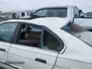 1991 BMW 5 Series z VIN WBAHD6311MBJ59728, wystawiony jako IAAI lot #41992199 z przebiegiem 295 646 mil mil oraz . Historia ofert i sprzedaży dostępna na DreamBid. Obrazek 6.