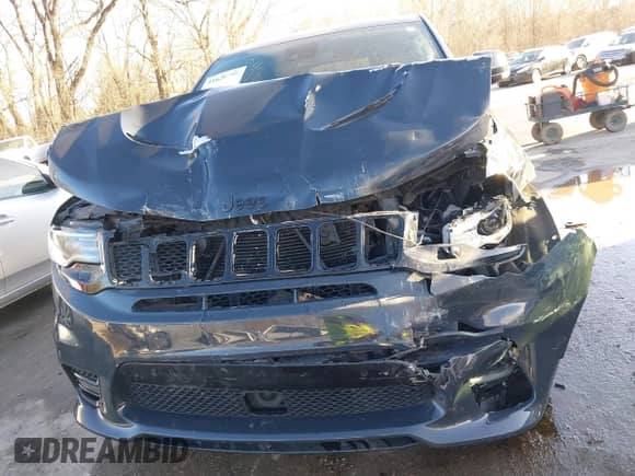 2018 Jeep Grand Cherokee SRT с VIN 1C4RJFDJ9JC382328, выставлен на аукционе IAAI как лот 41620799 с пробегом 70 762 миль миль и . История ставок и продаж доступна на DreamBid. Изображение 6.