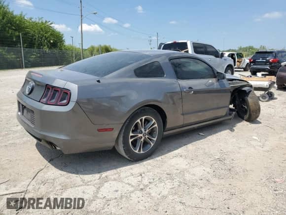 2014 Ford Mustang Premium с VIN 1ZVBP8AM6E5264657, выставлен на аукционе Copart как лот 67979895 с пробегом 121 982 миль миль и Списание • Salvage title. История ставок и продаж доступна на DreamBid. Изображение 3.