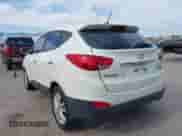 2013 Hyundai Tucson GLS z VIN KM8JU3AC5DU559718, wystawiony jako IAAI lot #42313385 z przebiegiem 203 627 mil mil oraz . Historia ofert i sprzedaży dostępna na DreamBid. Obrazek 3.