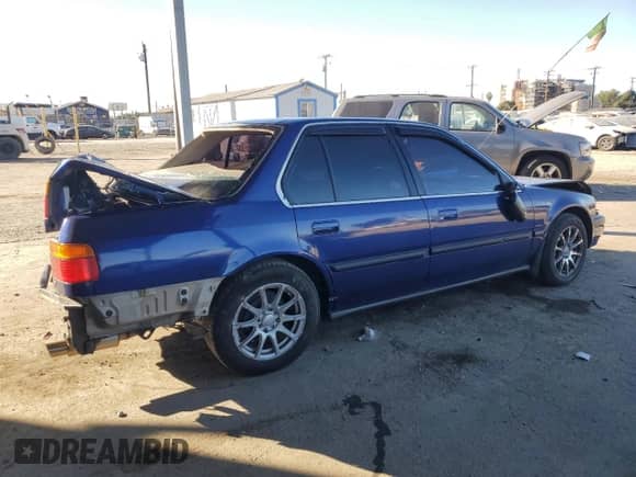 1990 Honda Accord LX z VIN JHMCB765XLC127200, wystawiony jako Copart lot #80770574 z przebiegiem 142 628 mil mil oraz Szkoda całkowita • Salvage title. Historia ofert i sprzedaży dostępna na DreamBid. Obrazek 3.