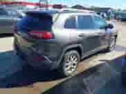 2014 Jeep Cherokee Latitude z VIN 1C4PJMCS3EW203811, wystawiony jako IAAI lot #43485562 z przebiegiem 152 937 mil mil oraz . Historia ofert i sprzedaży dostępna na DreamBid. Obrazek 4.