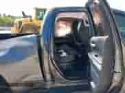 2015 Toyota Tundra SR z VIN 5TFUW5F17FX479045, wystawiony jako IAAI lot #43363287 z przebiegiem 212 178 mil mil oraz . Historia ofert i sprzedaży dostępna na DreamBid. Obrazek 8.