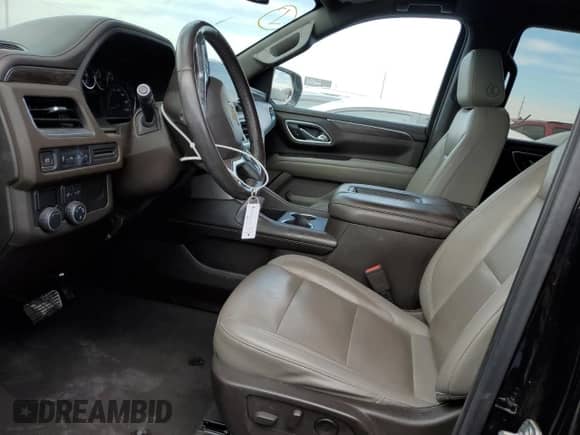 2021 Chevrolet Tahoe LT z VIN 1GNSCNKD1MR267461, wystawiony jako Copart lot #86472485 z przebiegiem 99 557 mil mil oraz Szkoda całkowita • Salvage title. Historia ofert i sprzedaży dostępna na DreamBid. Obrazek 7.