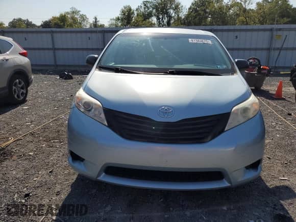 2015 Toyota Sienna L with VIN 5TDZK3DC6FS567200, listed as a Copart auction lot 81383875 with 110,786 mi miles and Salvage title. Bid and sale history available at DreamBid. Image 5.