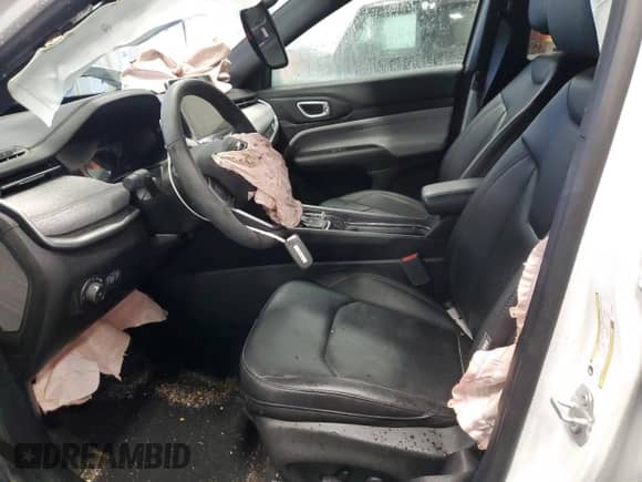 2024 Jeep Compass Latitude Lux с VIN 3C4NJDFN0RT103948, выставлен на аукционе Copart как лот 78613254 с пробегом 5 647 миль миль и Списание • Salvage title. История ставок и продаж доступна на DreamBid. Изображение 7.