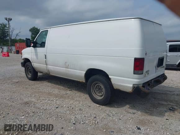 2011 Ford Econoline Cargo Commercial z VIN 1FTNE2EW8BDB17532, wystawiony jako IAAI lot #43024707 z przebiegiem 391 765 mil mil oraz . Historia ofert i sprzedaży dostępna na DreamBid. Obrazek 3.