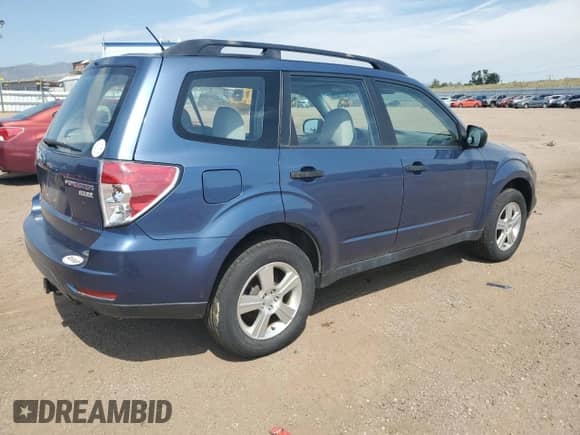 2013 Subaru Forester X z VIN JF2SHABC3DG434510, wystawiony jako Copart lot #67927925 z przebiegiem 136 376 mil mil oraz Szkoda całkowita • Salvage title. Historia ofert i sprzedaży dostępna na DreamBid. Obrazek 3.