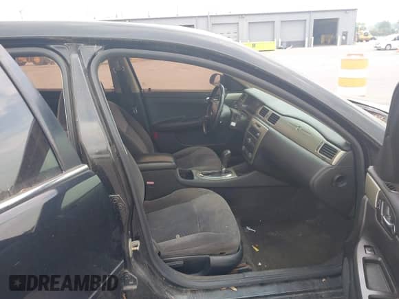 2007 Chevrolet Impala SS z VIN 2G1WD58C079209046, wystawiony jako IAAI lot #42930253 z przebiegiem 133 667 mil mil oraz . Historia ofert i sprzedaży dostępna na DreamBid. Obrazek 5.