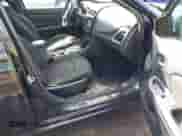 2014 Dodge Avenger SXT z VIN 1C3CDZCG8EN165887, wystawiony jako IAAI lot #43144237 z przebiegiem 239 589 mil mil oraz . Historia ofert i sprzedaży dostępna na DreamBid. Obrazek 5.