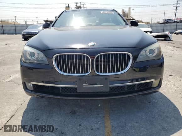 2010 BMW 7 Series 750i xDrive with VIN WBAKC6C56ACL67525, listed as a Copart auction lot 68678395 with 82,492 mi miles and Clean title. Bid and sale history available at DreamBid. Image 5.