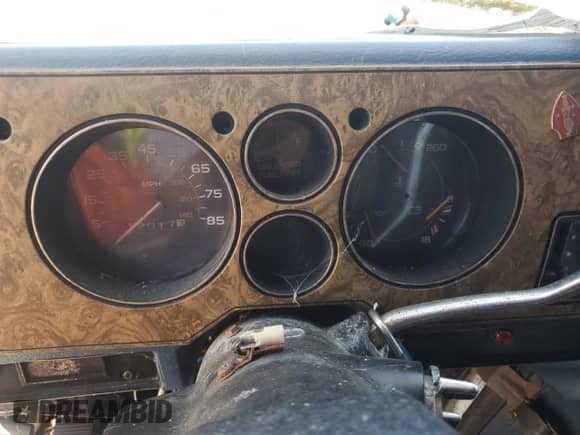 1984 Chevrolet Chevy Van with VIN 1GCEG25D4E7141886, listed as a Copart auction lot 65835575 with 12,017 mi miles and Clean title. Bid and sale history available at DreamBid. Image 9.