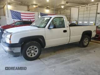 2005 Chevrolet Silverado 1500 Work Truck with VIN 1GCEK14X95Z204831, listed as a Copart auction lot 57827425 with 151,587 mi miles and Salvage title. Bid and sale history available at DreamBid. Image 1.