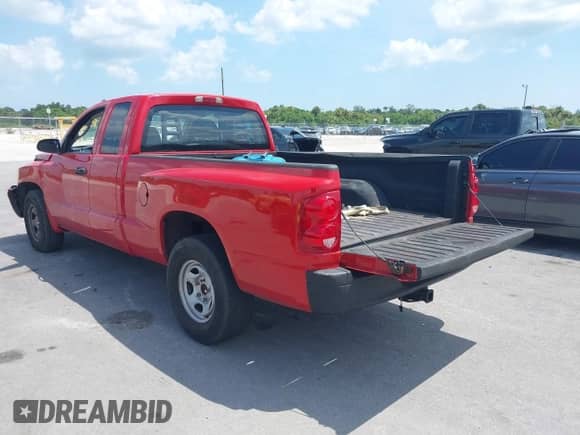 2007 Dodge Dakota ST with VIN 1D7HE22KX7S147462, listed as a IAAI auction lot 40133063 with 139,256 mi miles and . Bid and sale history available at DreamBid. Image 3.