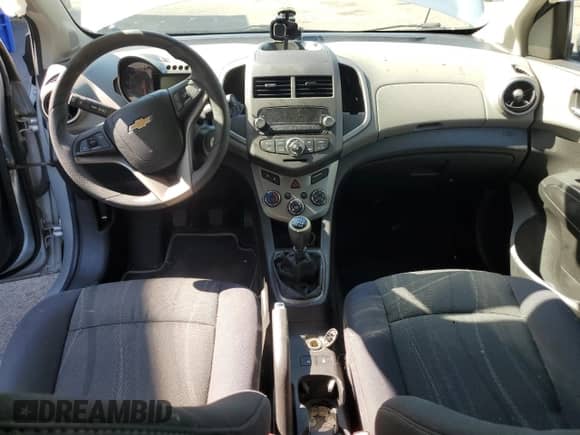 2012 Chevrolet Sonic LT z VIN 1G1JD5SB9C4223194, wystawiony jako Copart lot #60251575 z przebiegiem 88 044 mil mil oraz Szkoda całkowita • Salvage title. Historia ofert i sprzedaży dostępna na DreamBid. Obrazek 8.