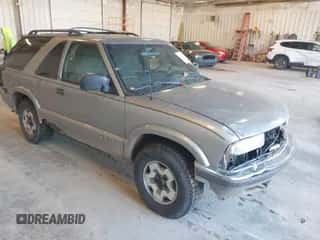 2002 Chevrolet Blazer LS с VIN 1GNCT18W02K164091, выставлен на аукционе IAAI как лот 43535067 с пробегом 197 285 миль миль и . История ставок и продаж доступна на DreamBid. Изображение 1.