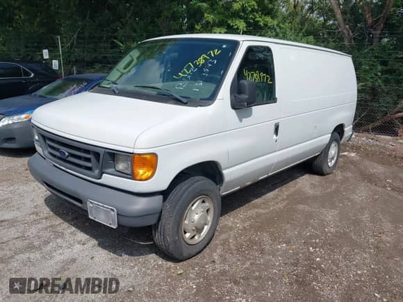 2007 Ford Econoline Cargo Commercial with VIN 1FTNE14WX7DB37140, listed as a IAAI auction lot 42738972 with 174,799 mi miles and . Bid and sale history available at DreamBid. Image 2.