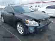 2014 Nissan Maxima SV z VIN 1N4AA5AP8EC444040, wystawiony jako IAAI lot #42926297 z przebiegiem 100 800 mil mil oraz . Historia ofert i sprzedaży dostępna na DreamBid. Obrazek 1.