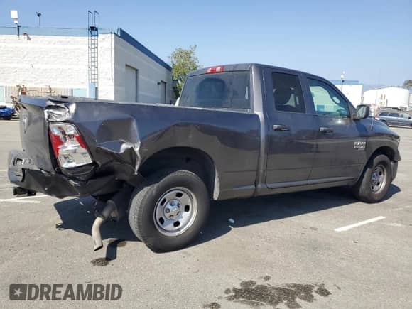 2020 Ram 1500 Tradesman z VIN 1C6RR6FG1LS127179, wystawiony jako Copart lot #81969225 z przebiegiem 161 989 mil mil oraz Szkoda całkowita • Salvage title. Historia ofert i sprzedaży dostępna na DreamBid. Obrazek 3.