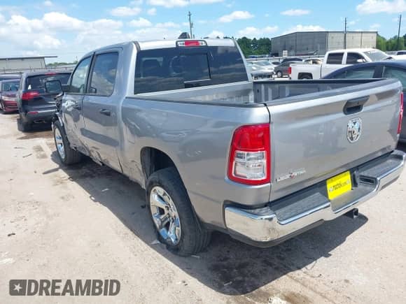 2023 Ram 1500 Big Horn z VIN 1C6RREFG9PN604147, wystawiony jako IAAI lot #42806895 z przebiegiem 32 502 mil mil oraz . Historia ofert i sprzedaży dostępna na DreamBid. Obrazek 3.