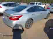 2016 Nissan Altima SR z VIN 1N4AL3AP5GC255587, wystawiony jako IAAI lot #43314266 z przebiegiem 140 431 mil mil oraz . Historia ofert i sprzedaży dostępna na DreamBid. Obrazek 4.